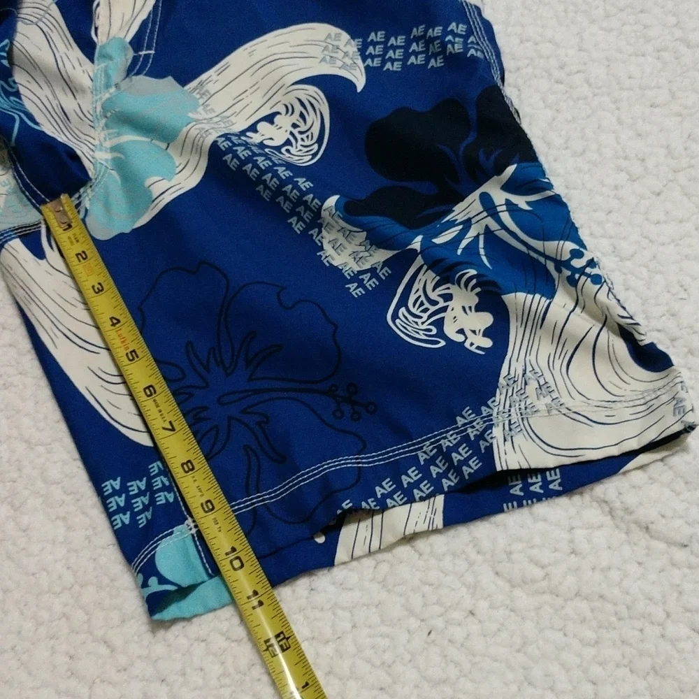Men's American Eagle Outfitters Board Shorts Size 32
